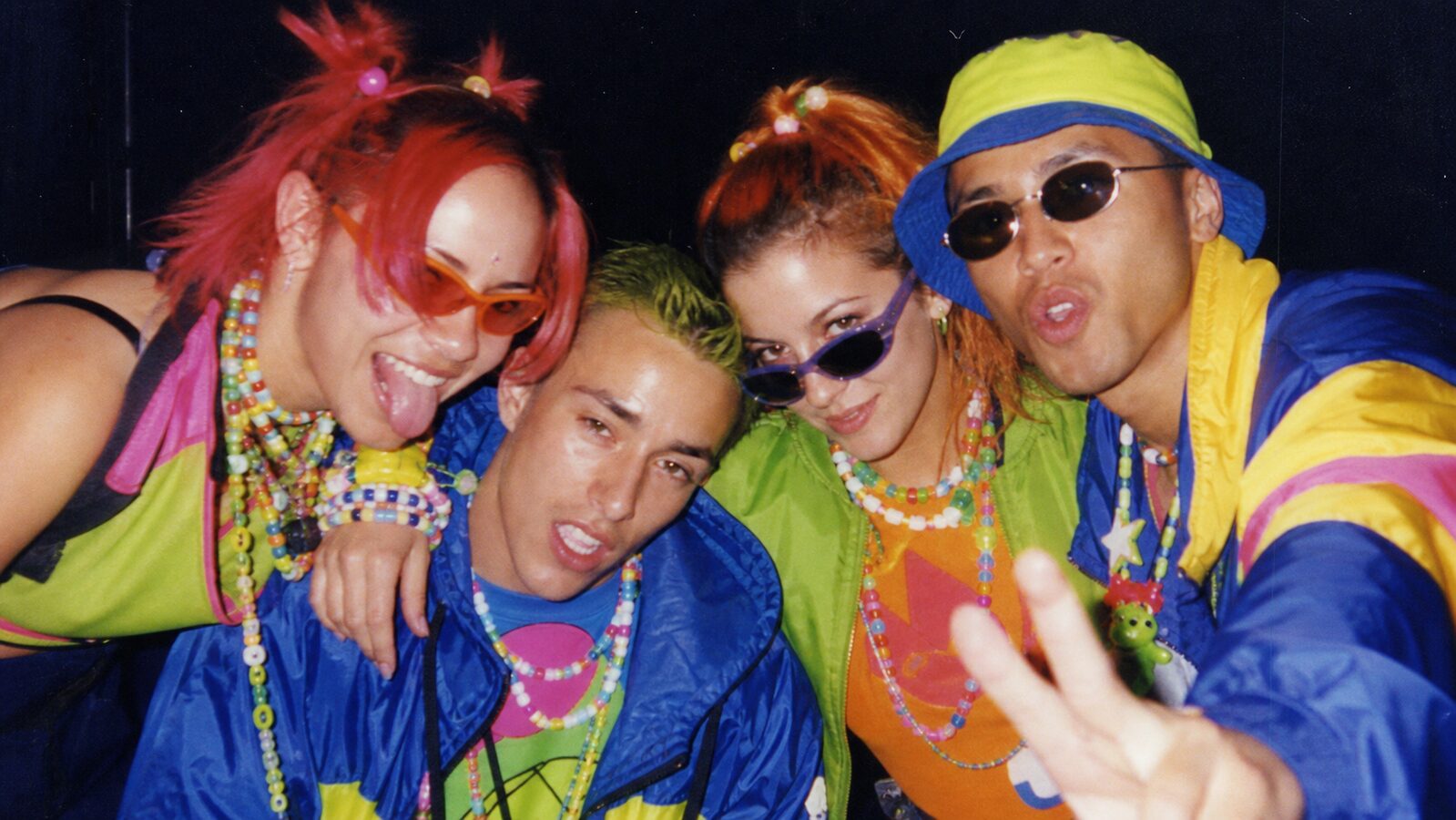 Rave aesthetic: Fashion dossier scene